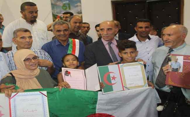 توزيع 2002 وحدة سكنية بغليزان