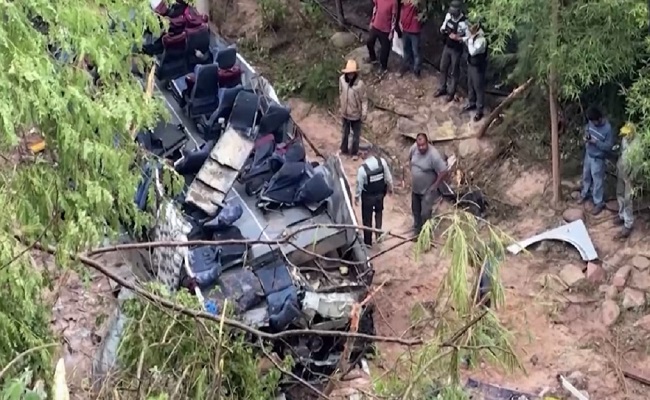مباحثات سرية بين مسؤولين أمريكيين وروس لإنهاء حرب أوكرانيا