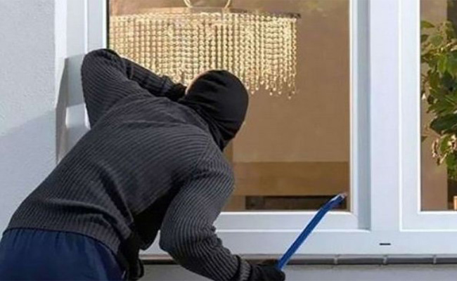 إلقاء القبض على شبكة تحترف سرقة المساكن والمؤسسات العمومية