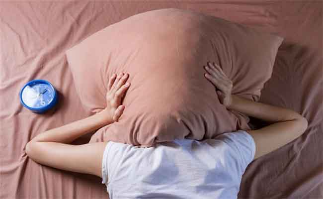 قلة النوم: العواقب الصحية خطيرة وطرق مساعِدة تستحق التجربة