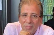 خالد يوسف يوقع 