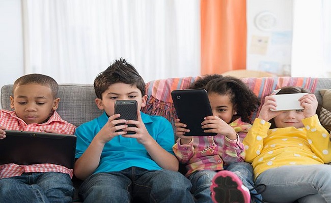 الصين تقيد استخدام الأطفال للهواتف الذكية...