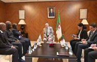 عطاف يستقبل مجموعة من سفراء دول 
