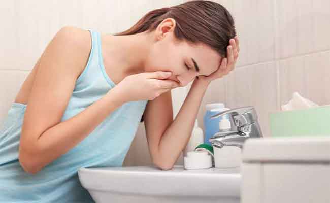 الغثيان والقيء: إليك الطرق الفعالة لتهدئة الحالة في المنزل...