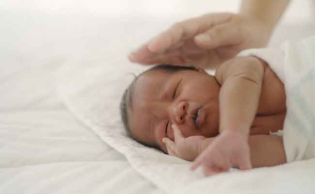 4 أسباب وراء ارتعاش شفاه الرضيع ونصائح لتخفيفها...