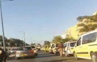 احتجاج العشرات من سائقي سيارات الأجرة للمطالبة بالحماية بالبليدة
