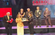 أسماء الشيخ تفوز بجائزة أفضل ممثلة في ختام مهرجان القاهرة للمسرح التجريبي ال30 بمصر...