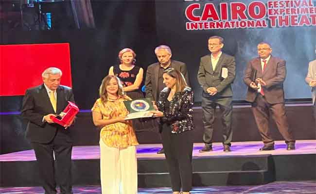 أسماء الشيخ تفوز بجائزة أفضل ممثلة في ختام مهرجان القاهرة للمسرح التجريبي ال30 بمصر...
