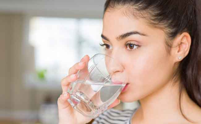 هذه هي الكمية المثالية التي يجب شربها يومياً...طبيبة تحدد