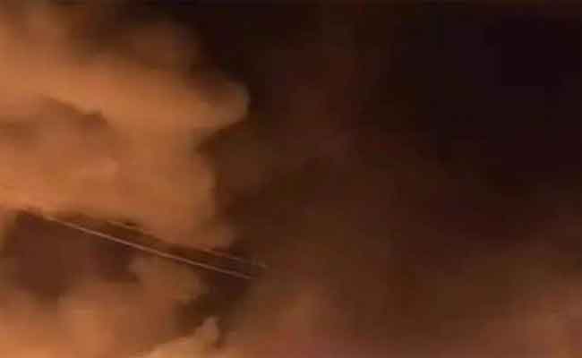 نشوب حريق مهول بسوق باب الرحبة بالبليدة