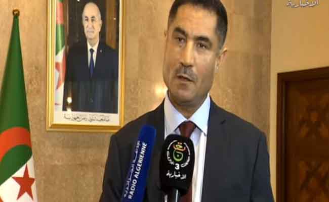 وزير الاتصال الجديد يؤكد أهمية مواصلة المنظومة التشريعية لقطاعه