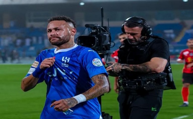 نيمار يحسم مشاركته مع الهلال ضد نافباخور...