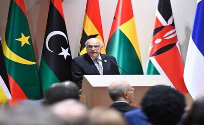 عطاف يجدد تضامن الجزائر التام مع الأشقاء الفلسطينيين