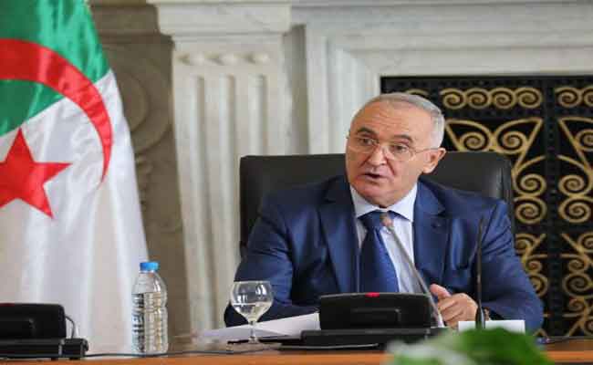 فايد يؤكد أن المشروع التمهيدي لقانون مالية 2024 يتضمن تدابير جديدة لتحسين القدرة الشرائية للمواطنين