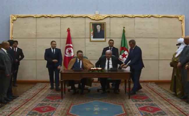 توقيع بروتوكول للتعاون البرلماني بين الجزائر وتونس