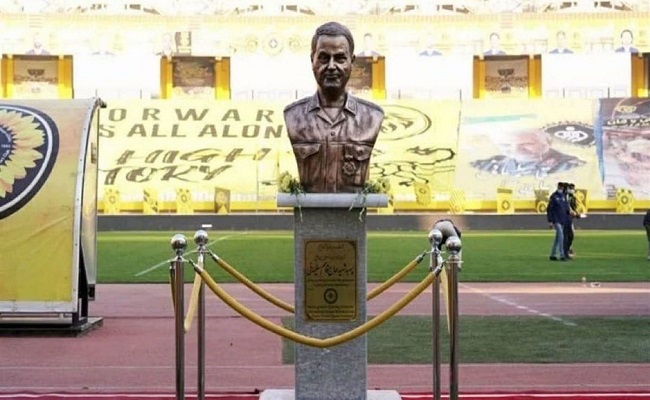 تمثال لقاسم سليماني يتسبب بإلغاء مباراة الاتحاد وسباهان...