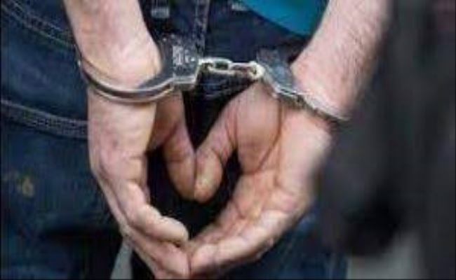 شاب يحاول الاعتداء على والده بسكين وحجر بباتنة