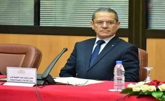 هني يعقد اجتماعا عاجلا على خلفية الإرتفاع الرهيب لأسعار الدجاج...