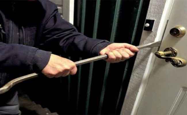 الإطاحة بعصابة إجرامية تحترف سرقة المنازل بمستغانم