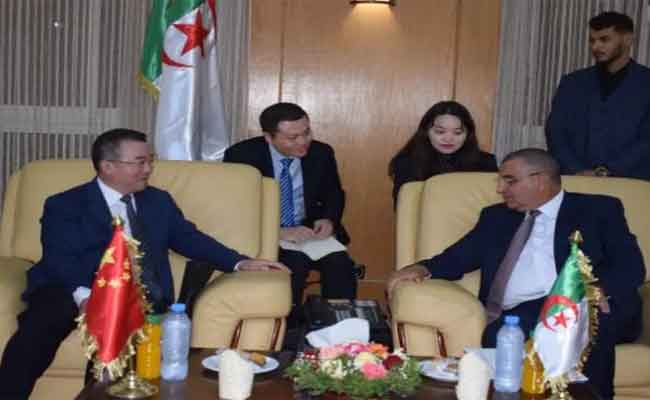 والي عنابة يستقبل وفدًا صينيًّا من بلدية “تشونغتشينغ”