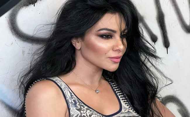 ميرهان حسين بين هاني سلامة ودرة في
