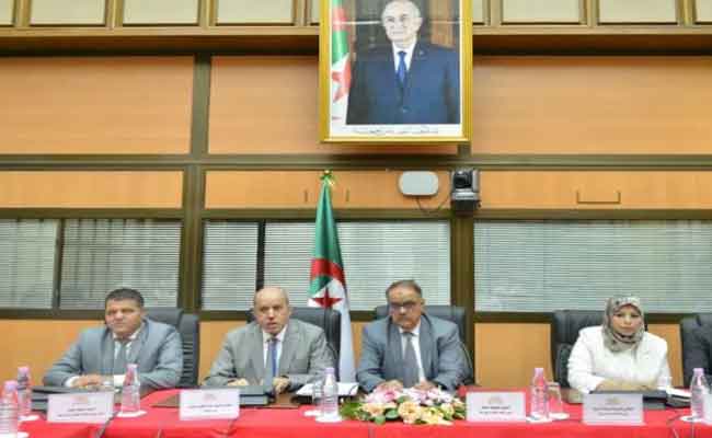 سايحي يكشف عن زيادة بـ 45 بالمائة في أجور المستخدمين