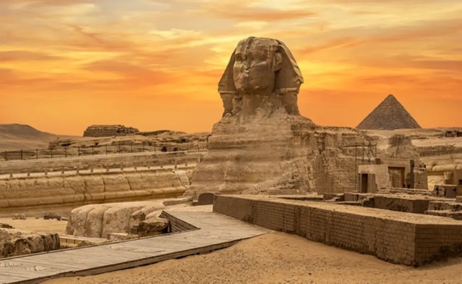 هذه القصة الحقيقية لبناء أبو الهول علماء يفجرون السر