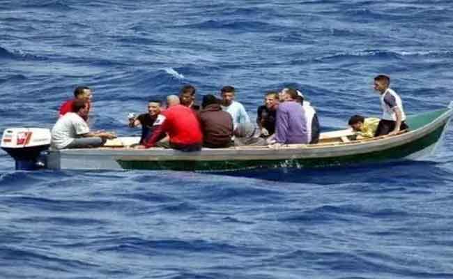 الإطاحة بشبكتين إجراميتين تحترفان تنظيم الهجرة غير الشرعية بمستغانم