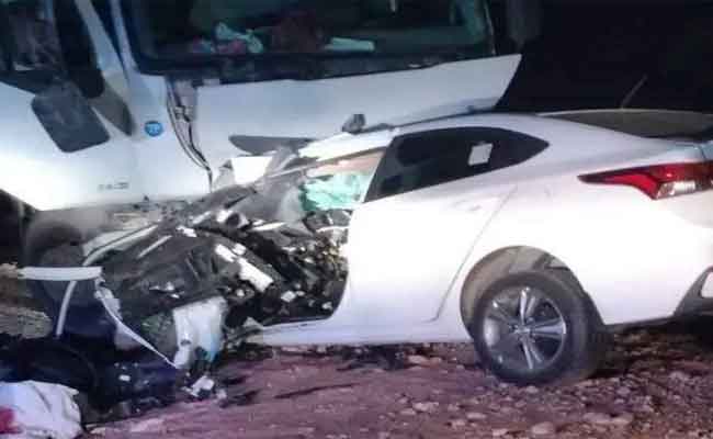 مصرع 3 أعضاء من وفد الوالي في حادث مرور بالبيض
