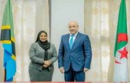 زيتوني يتباحث مع نظيرته التنزانية بدار السلام