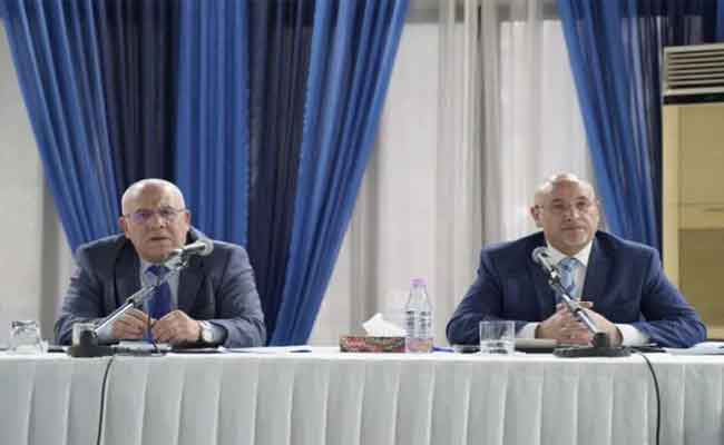 زيتوني وشرفة يعقدان اجتماعا تنسيقيا لضمان وفرة المواد واسعة الاستهلاك مع مراقبة الأسعار