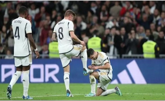 نجم ريال مدريد يتحول إلى بابا نويل...