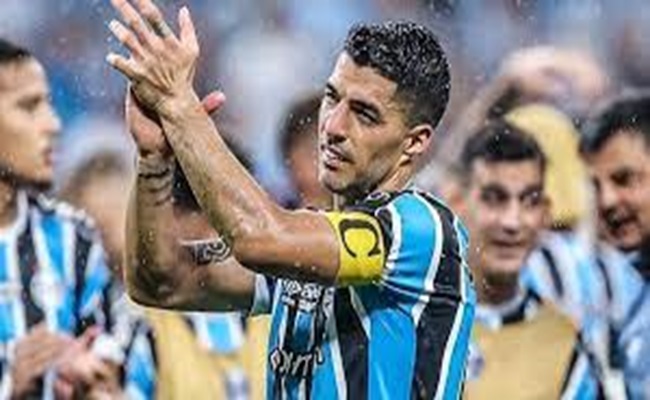 لويس سواريز يعلن معاناته من 
