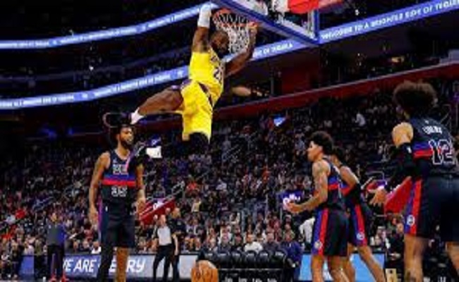 NBA ليكرز يزيد متاعب ديترويت في دوري السلة الأمريكي...