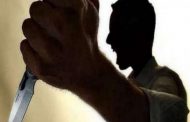 يقتل صديقه غدرا بسبب خلاف حول المهلوسات ثم يدعي الجنون أثناء محاكمته