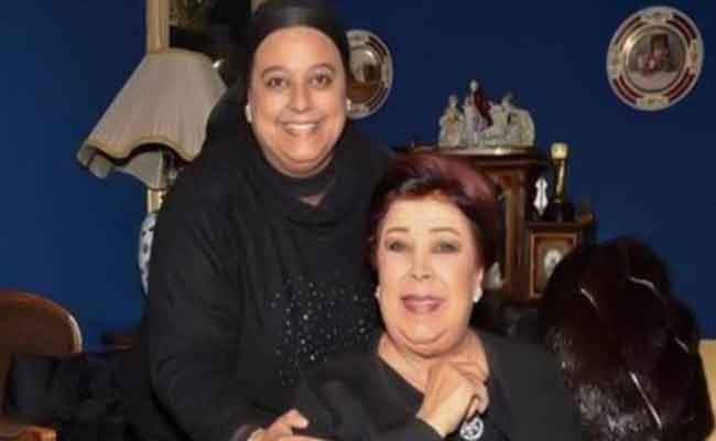 فيلا رجاء الجداوي مع ابنتها أميرة مختار: زوايا المنزل تحن لوالدتي