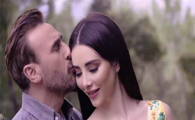 باسم مغنية يحتفل بيوم ميلاده...وزوجته توجه رسالة رومانسية له وهذه رسائل النجوم