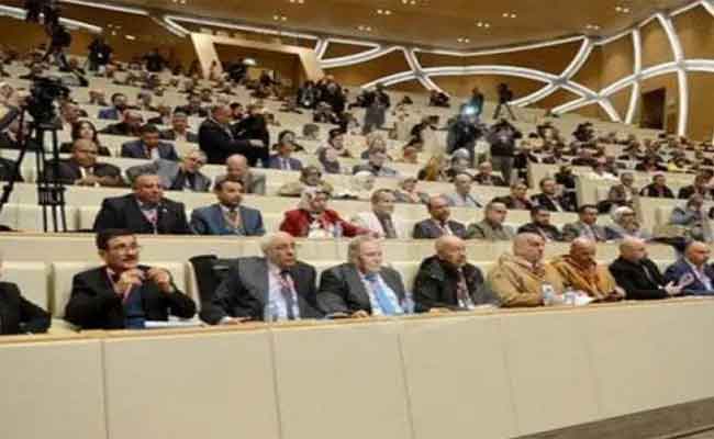 اللجنة المركزية للأفلان تصادق على التشكيلة الجديدة للمكتب السياسي