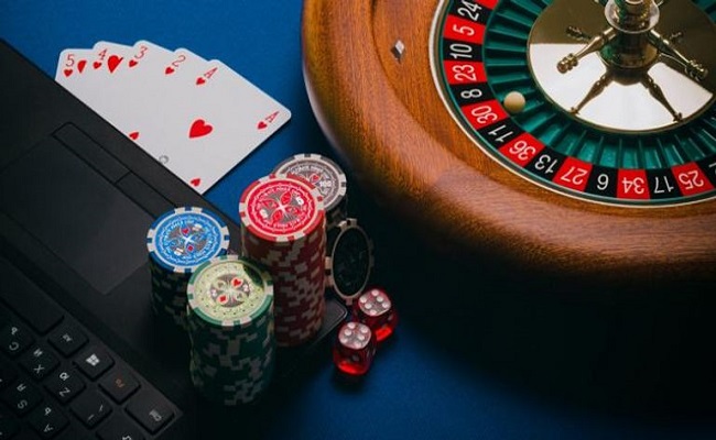 إيطاليا تعاقب الفيسبوك بسبب الترويج للقمار...