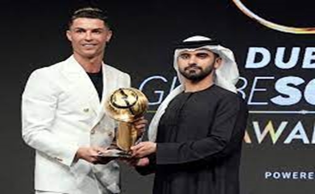 رونالدو يتوَّج بجائرة 