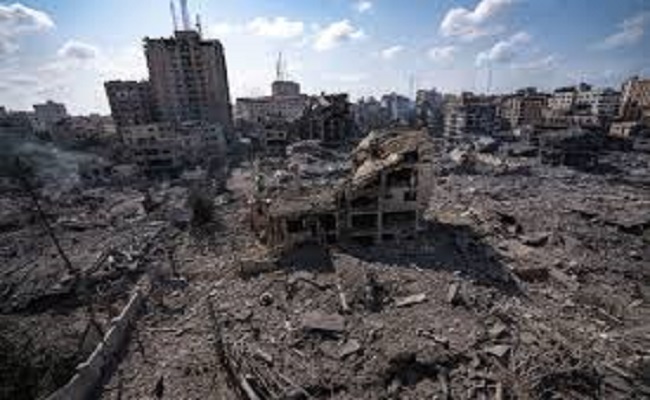 مقتل العشرات في غزة واستمرار انقطاع الاتصالات