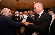 بينما البوارج الروسية وسفن الغاز الإسرائيلية تستبيح شرف الجزائر الدراجي يدفن راسه في التراب