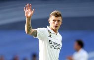 والدة توني كروس تعلق على إمكانية التجديد مع ريال مدريد...