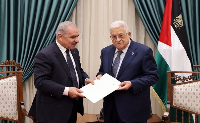 الرئيس الفلسطيني يقبل استقالة رئيس الحكومة