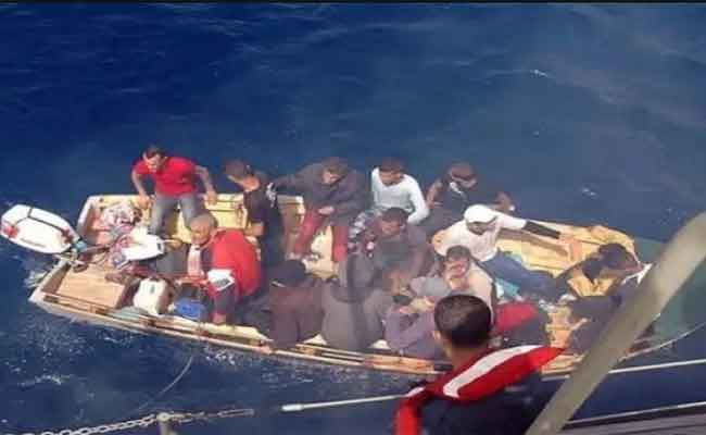 إحباط محاولة هجرة غير شرعية لـ14 شخصا بينهم إمرأة حامل وابنتها وقاصرين بعين تموشنت