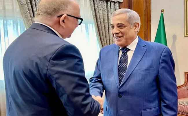 استقبال العرباوي لسفير كوبا