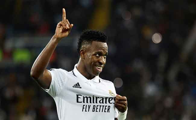 فينيسيوس يطالب اليويفا بمعاقبة جماهير أتلتيكو مدريد...