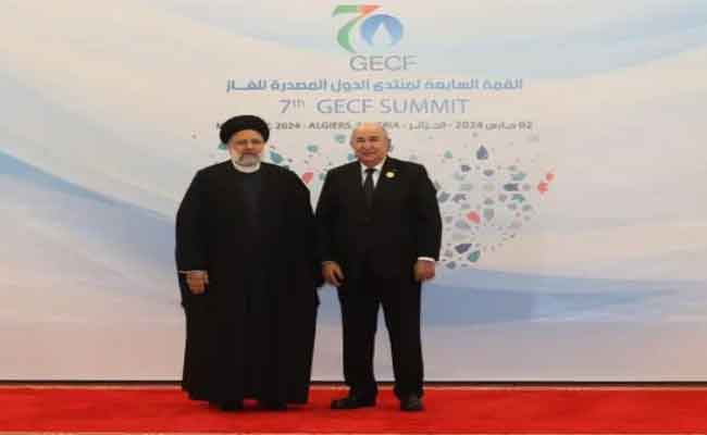 استقبال تبون لنظيره الإيراني...
