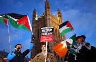 وسائل التواصل الاجتماعي تقمع المتعاطفين مع فلسطين...