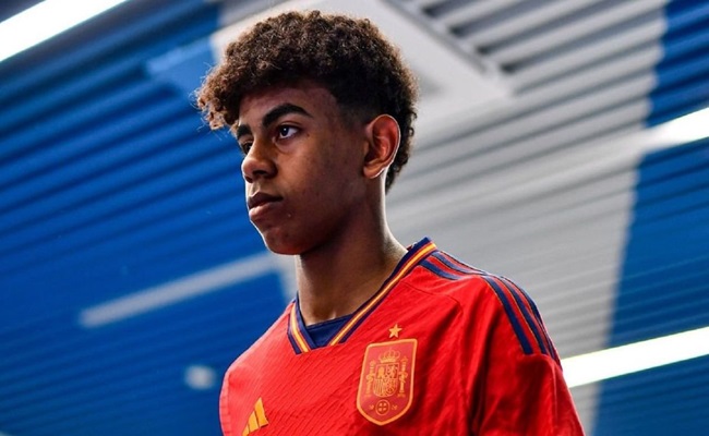 رسميا...استدعاء جوهرة برشلونة لمنتخب اسبانيا